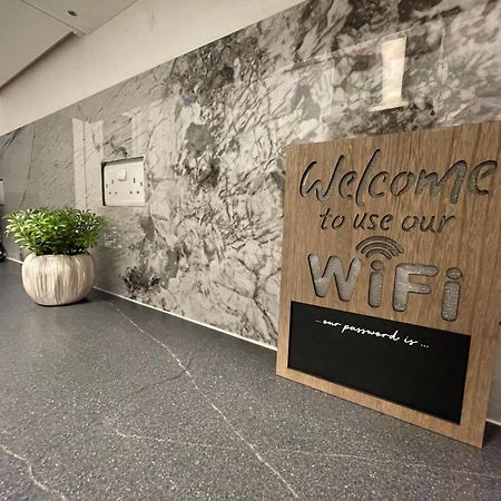 شقة Private Bliss Near Luton Station المظهر الخارجي الصورة